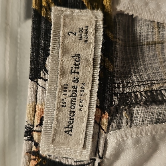Abercrombie & Fitch Floral Ankle Pants - Black and White - Picture 3 of 5